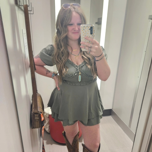 Meet your Posher, Samantha - Picture 4 of 4